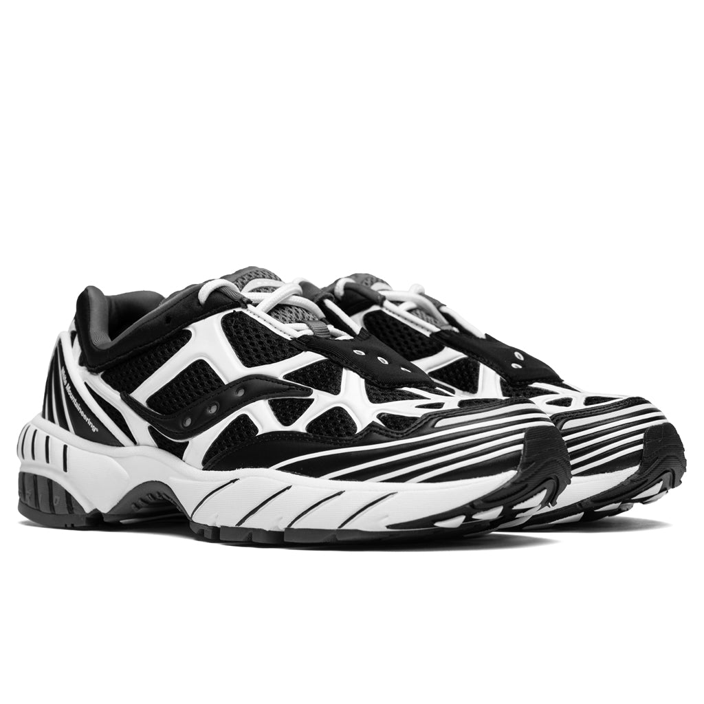 Saucony x White Mountaineering Grid Web - Black/White